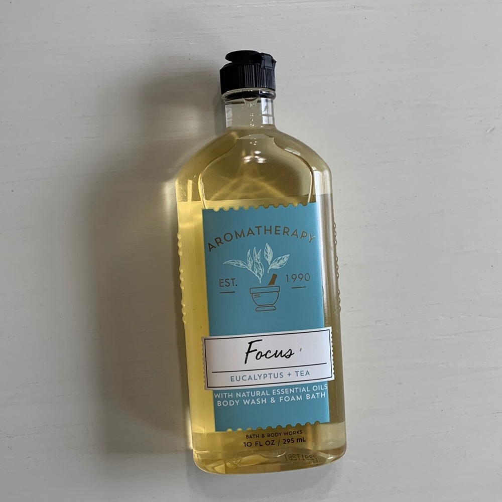 Body wash and foam bath